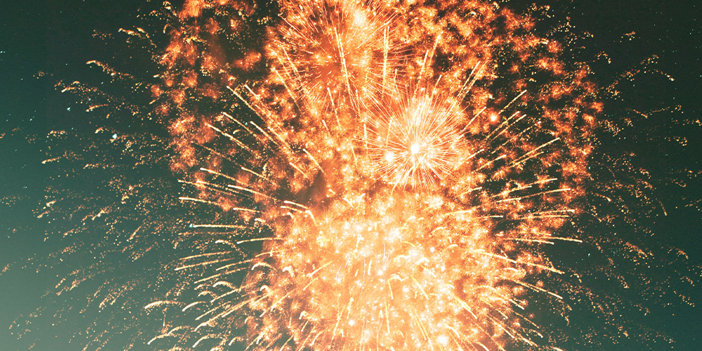 Hotel im Saarland - Silvester Feuerwerk am dunklen Himmel - Galadinner am Linslerhof